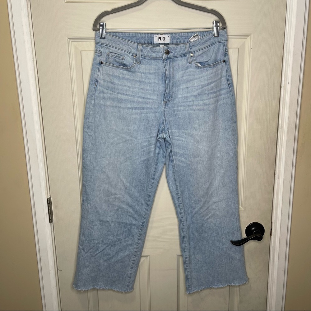 PAIGE Nellie Light Wash Jeans Natural Raw Hem Crop
Wide Leg Size 31